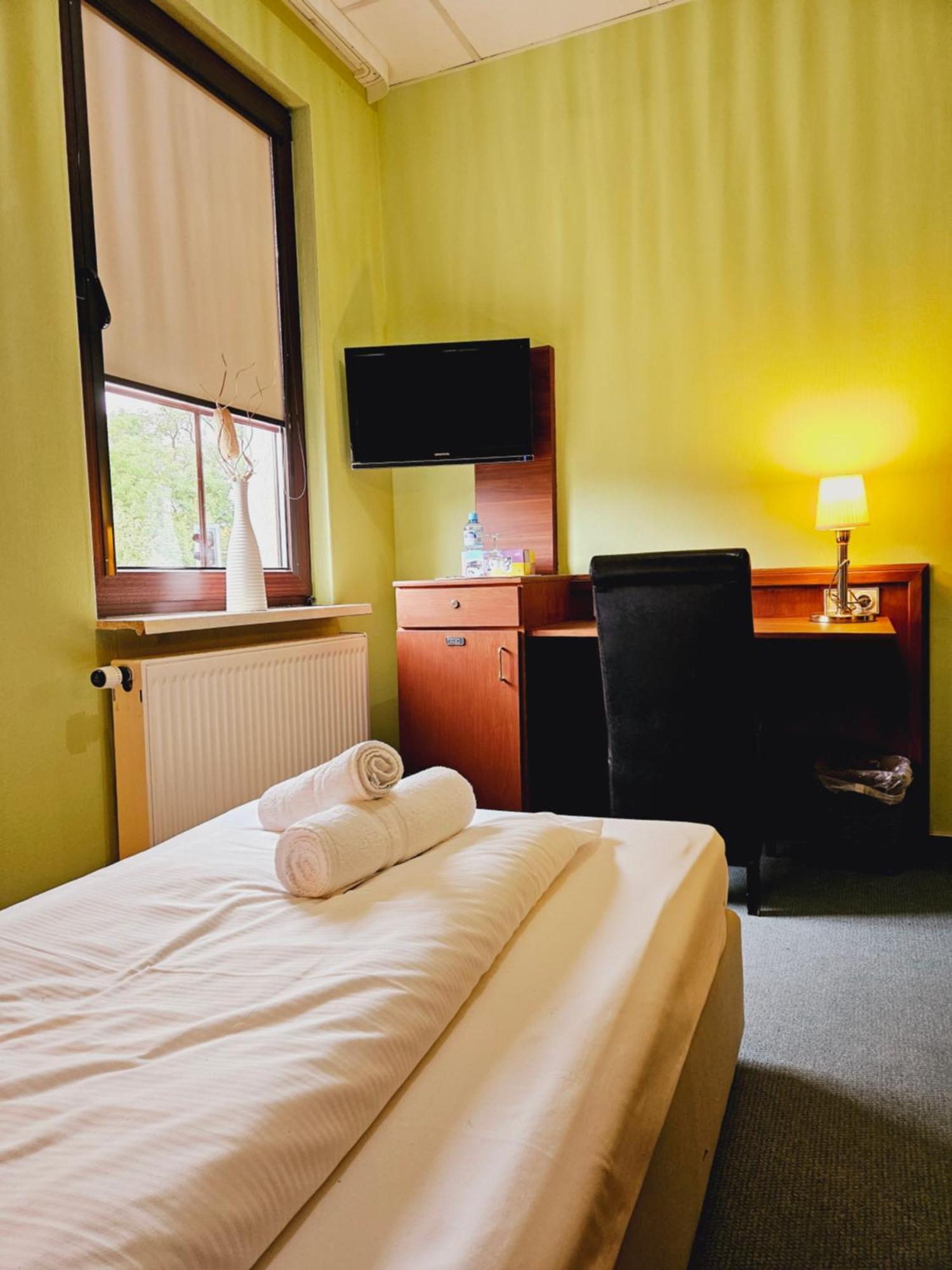 Ikura Hotel Self-Check-In Lutherstadt Eisleben Esterno foto