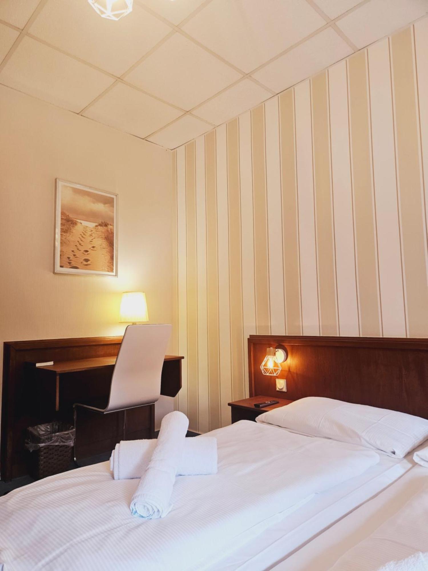 Ikura Hotel Self-Check-In Lutherstadt Eisleben Esterno foto