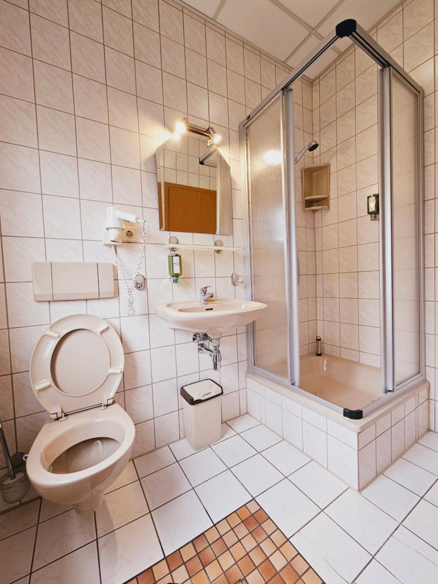 Ikura Hotel Self-Check-In Lutherstadt Eisleben Esterno foto