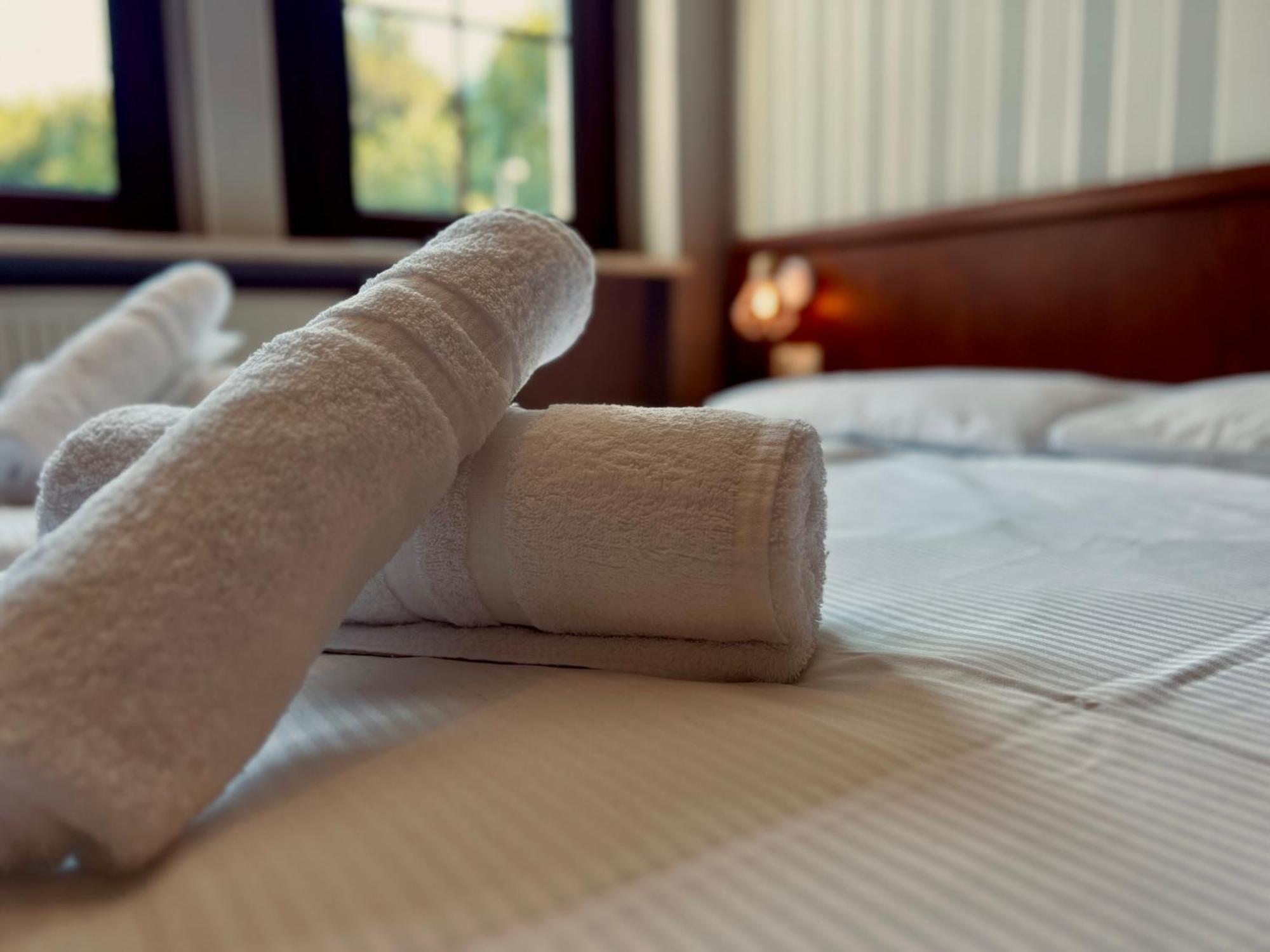 Ikura Hotel Self-Check-In Lutherstadt Eisleben Esterno foto